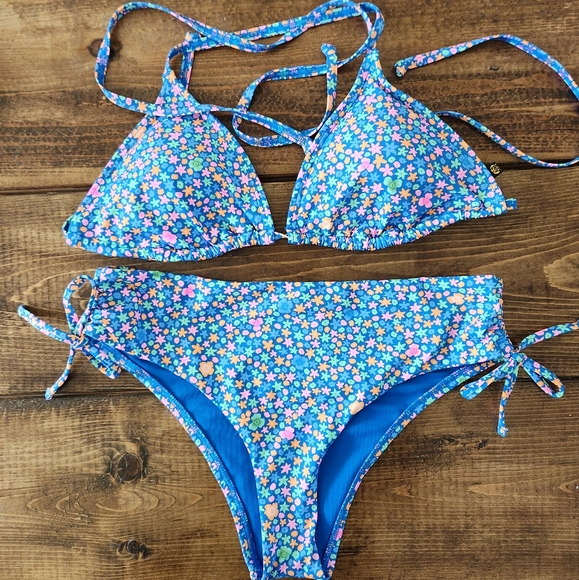 La Vie En Rose Other - New Without Tags La Vie en Rose Bikini Set – Top Medium / Bottom Small